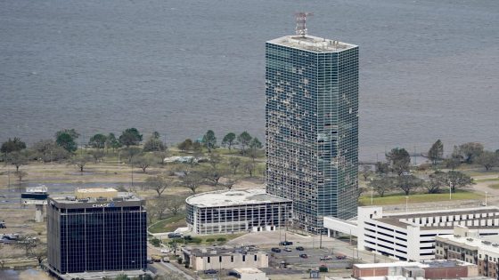 A hurricane-damaged Louisiana skyscraper is imploded – MASHAHER