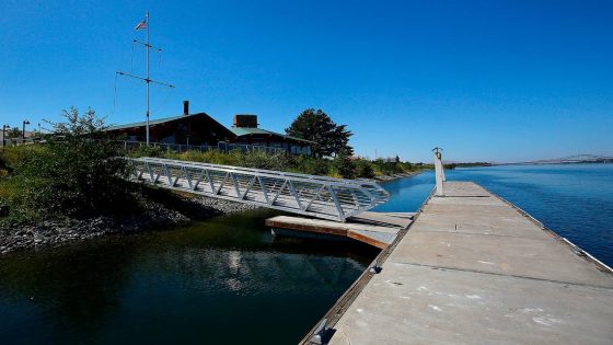 Clover Island restaurant losing its nearly 50-year-old dock on the Columbia River – MASHAHER