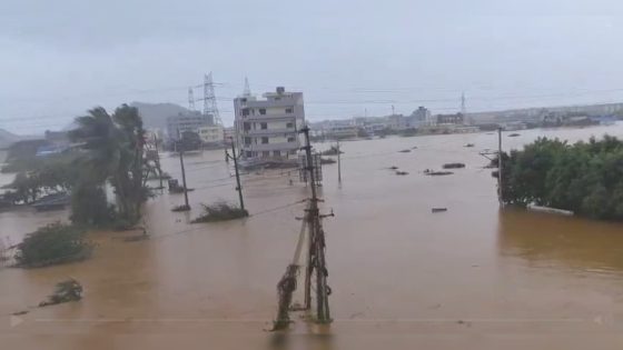 9 Dead As Rains Continue In Andhra, Floodwater Enters Houses In Telangana – MASHAHER