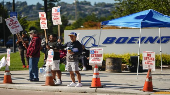 Boeing gives union more time to vote on an offer that’s getting poor reviews from striking workers – MASHAHER