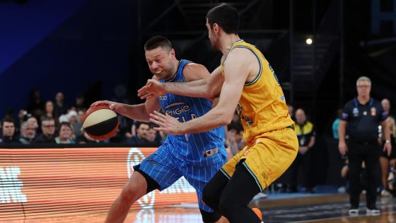 Melbourne United def Tasmania JackJumpers in season opener, Matthew Dellavedova, score, stats, highlights – MASHAHER