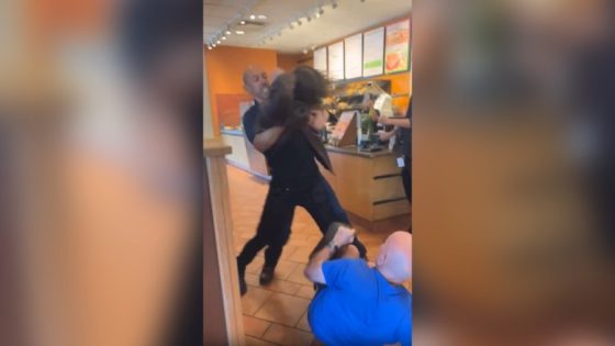 Video captured of customer outburst in Panera Bread – MASHAHER