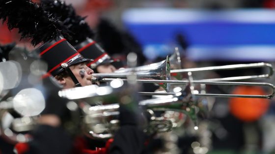 See how the UGA Redcoat band paid tribute to Apalachee High School – MASHAHER