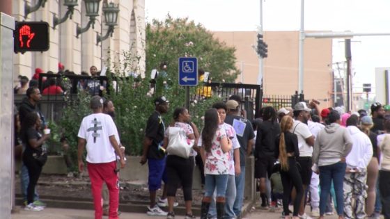 Arkansans line up outside Pulaski County Courthouse to ‘Get Right with the Court’ – MASHAHER