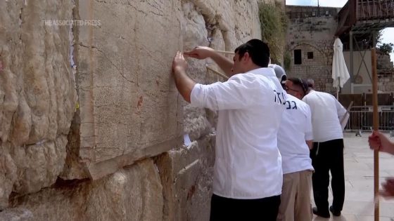 Notes placed in Western Wall removed ahead of Rosh Hashanah – MASHAHER