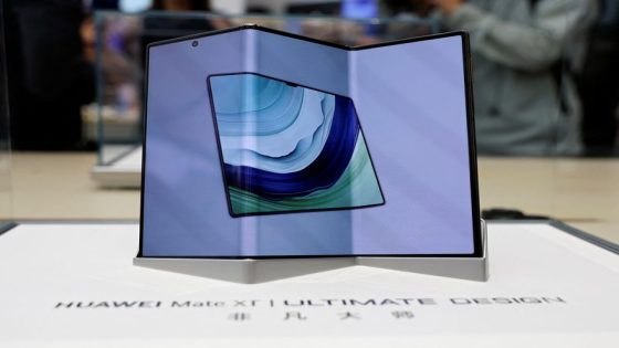 Huawei’s tri-foldable phone stirs Chinese pride but $2,800 price tag panned – MASHAHER