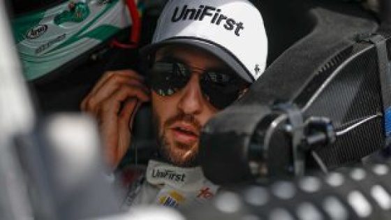 Chase Elliott to start at the rear in Kansas playoff race after engine trouble – MASHAHER