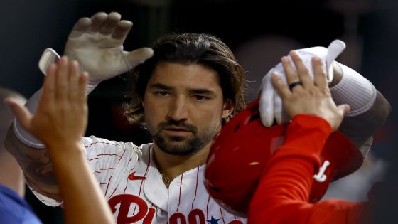 Phillies pound Cubs to secure first-round playoff bye – MASHAHER