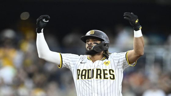 White Sox lose 119th game to tie the AL record as the Padres win 6-2 behind 3 home runs – MASHAHER