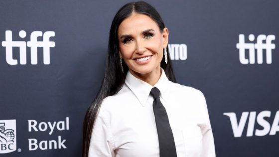 Demi Moore Biked 60 Miles to Set to Lose Weight for ‘Indecent Proposal’ – MASHAHER