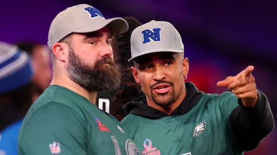 Jason Kelce thinks Jalen Hurts ‘needs to be more of a leader’ amid QB’s new responsibilities – MASHAHER