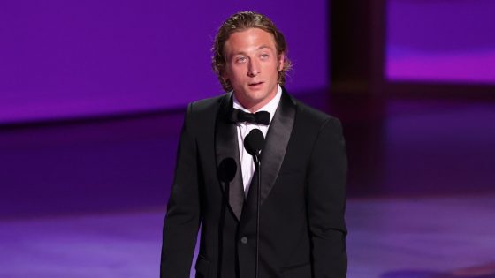 Jeremy Allen White Wins Emmy for Lead Actor in Comedy – MASHAHER