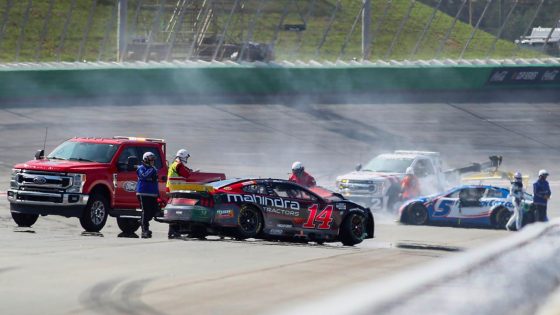 Kyle Larson’s 1st 2024 NASCAR Playoffs race ends in fiery wreck, collects Chase Briscoe in brutal crash – MASHAHER