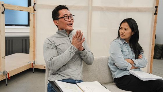 How Daniel Dae Kim Finds the Funny in Broadway’s ‘Yellow Face’ – MASHAHER