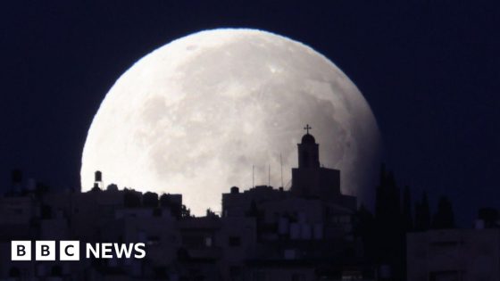 Supermoon and lunar eclipse delight star gazers – MASHAHER