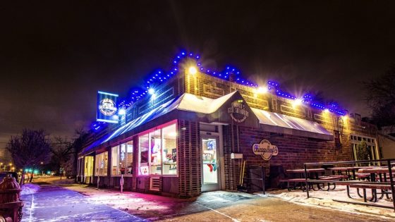 Chicago-style hot dog joint reveals closing date in Minneapolis after rent hike – MASHAHER