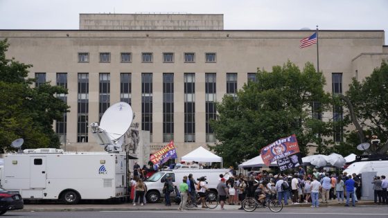 Brothers charged with assaulting New York Times photographer during Capitol riot – MASHAHER