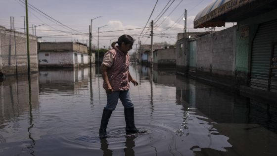 Residents of Mexico City suburb are anxious after living over a month in black sewage water – MASHAHER