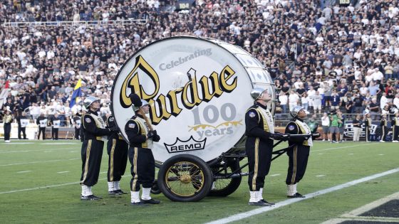 Car dealer reverses course and awards prize to Purdue student who made 40-yard field goal at halftime of home opener – MASHAHER