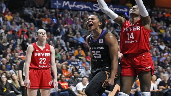 WNBA playoffs: Connecticut Sun refuse to get flustered down the stretch to close out Game 2 – MASHAHER