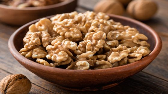 Here’s Exactly What Happens to Your Body When You Eat Walnuts Every Day – MASHAHER