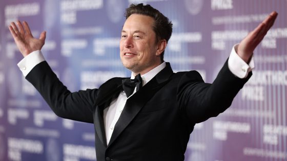 Elon Musk, Who Brutally Mocked Jeff Bezos’ Space Company for Suing the Government, Is Now Suing the Government With His Own Space Company – MASHAHER