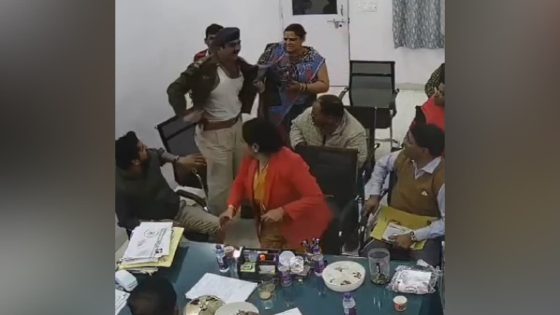 Old Video Of Cop Removing Uniform After Argument With BJP Leader Goes Viral – MASHAHER