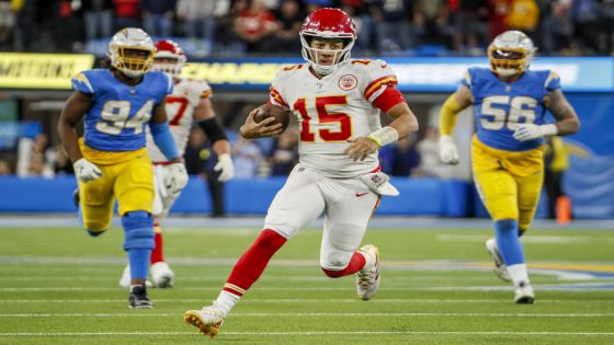 NFL scores, results: Chiefs fend off Chargers as Jayden Daniels leads Washington to blowout win – MASHAHER