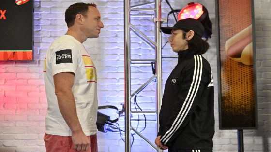 Joey Chestnut vs. Takeru Kobayashi live updates: Netflix ‘Unfinished Beef’ pits two hot dog eating legends in head-to-head showdown – MASHAHER