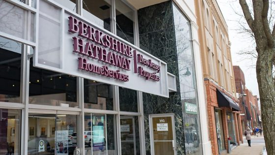 Is Berkshire Hathaway (BRK-B) the Best Blue Chip Stock To Invest In According to Short Sellers? – MASHAHER