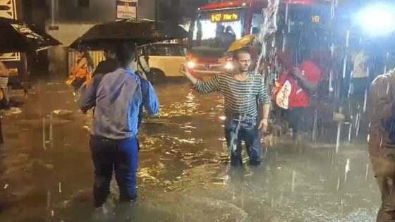 Heavy Rain In Mumbai, Commuters Stranded; Schools, Colleges Shut Tomorrow – MASHAHER