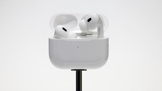 Apple’s new AirPods Pro double as a hearing aid. Experts call it a game changer. – MASHAHER