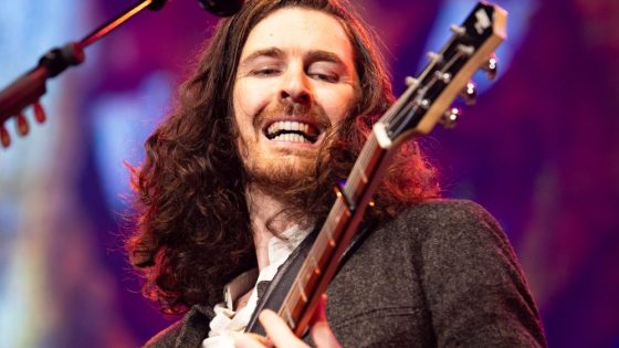 Hozier Gets a Hero’s Welcome That Isn’t ‘Too Sweet’ at All: Review – MASHAHER