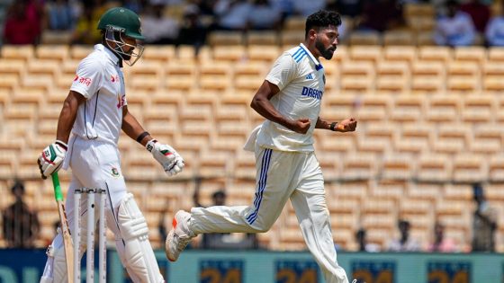 Watch: When Mohammed Siraj almost did a Chris Woakes on Day 3 of Chennai Test – MASHAHER