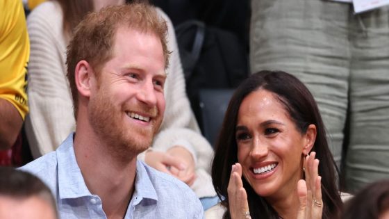 Prince Harry points to his bombshell royal book when asked for recommendations – MASHAHER