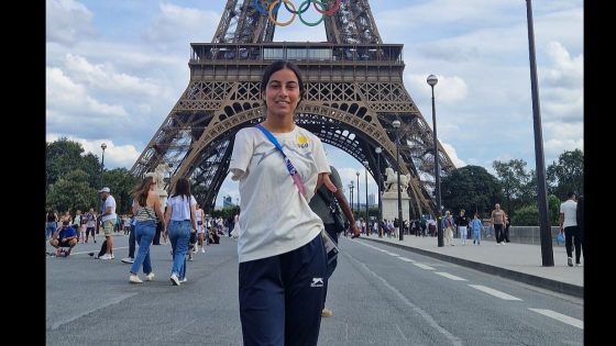 At Eiffel Tower, Sheetal Devi flaunts Paralympic medal – MASHAHER