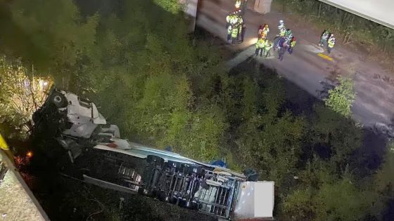 Lorry falls 60 metres from bridge on M6 in Cheshire | UK News – MASHAHER