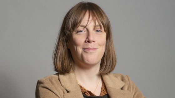 Man who told Labour MP Jess Phillips she would ‘burn’ in threatening emails is jailed | UK News – MASHAHER