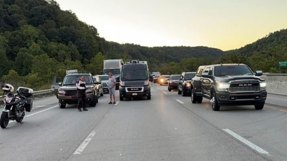 Manhunt after cars shot at on Kentucky highway | US News – MASHAHER