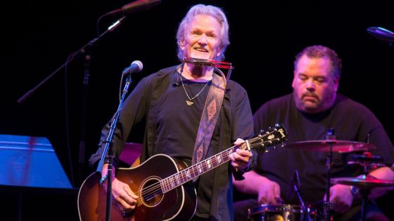 Kris Kristofferson: Country music legend and A Star Is Born actor dies | Ents & Arts News – MASHAHER