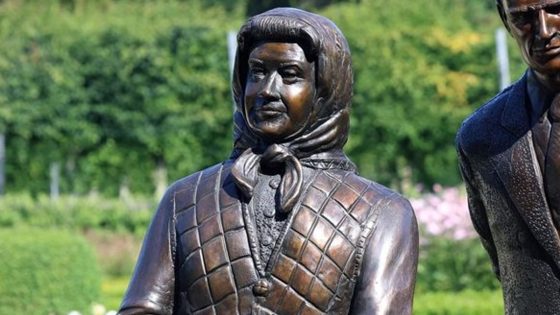 New statue of Queen Elizabeth II divides opinion | UK News – MASHAHER