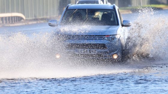 UK weather: Met Office issues fresh heavy rain warnings | UK News – MASHAHER