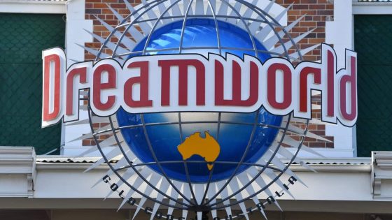 Dreamworld animal handler hospitalised after being wounded by tiger while working – MASHAHER