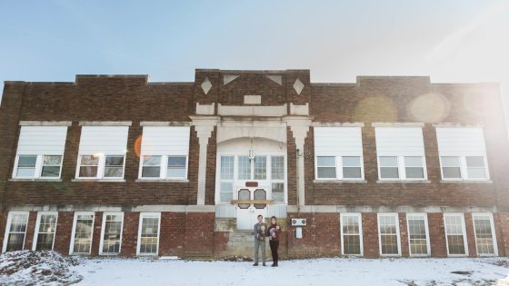 Couple turned a 110-year-old schoolhouse into their home – MASHAHER