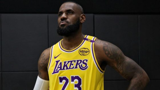 Sources – LeBron James won’t play in Lakers’ preseason opener – MASHAHER