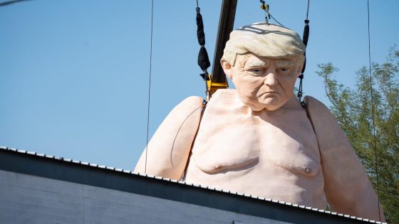 Giant nude statue of Donald Trump arrives in Phoenix. Its origins are murky – MASHAHER