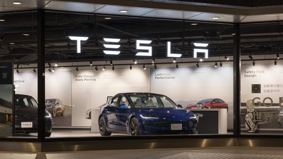 Tesla stock slips on debt sale, Cybertruck recall reports – MASHAHER