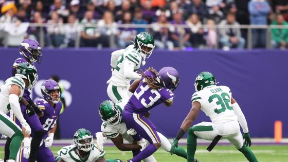 Vikings up 17-0, Aaron Jones questionable to return from hip injury – MASHAHER