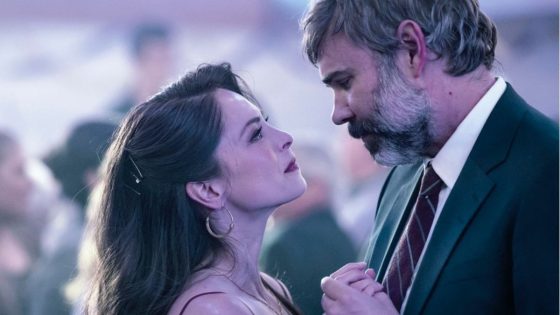 Murder In A Small Town’s Kristin Kreuk And Rossif Sutherland Promised A ‘Different’ Kind Of Crime Show, And I Get It After Episode 2 – MASHAHER