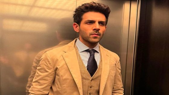 Kartik Aaryan teases fans with playful video of Manjulika ahead of Bhool Bhulaiyaa 3 release 3 : Bollywood News – MASHAHER